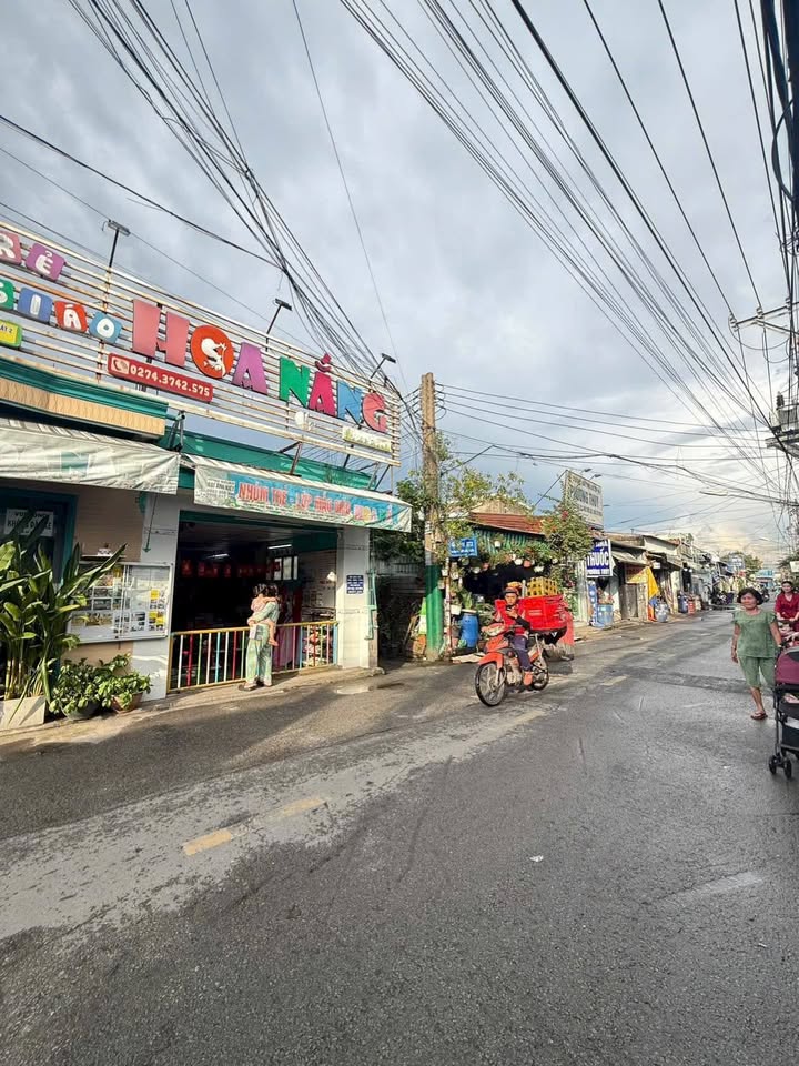 Nhà 6m x 38m, Dĩ An 13 phòng trọ hái ra tiền 17 triệu/tháng, giá chỉ 5,8 tỷ