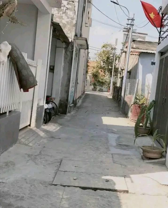 Nhà cấp 4 gác lửng - Cẩm Lệ - Đủ Sổ, giá hời, dân cư đông đúc