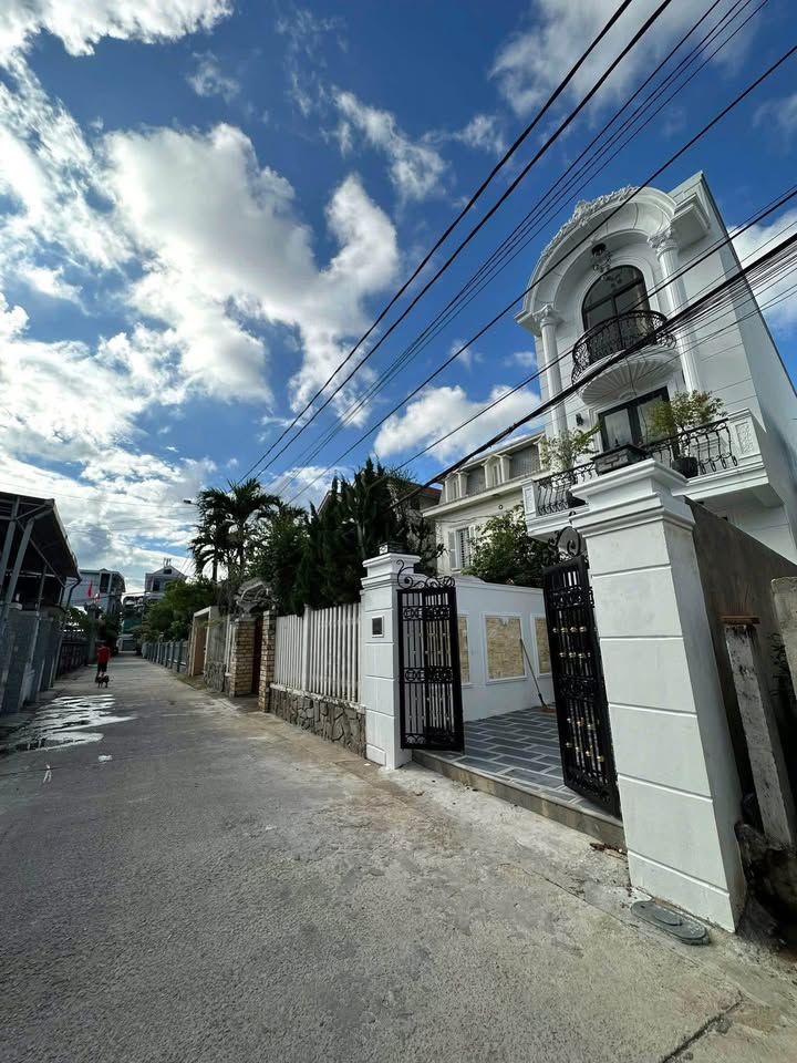 Bán siêu phẩm nhà 3 tầng tại kiệt 162 Nguyễn Sinh Cung, thành phố Huế