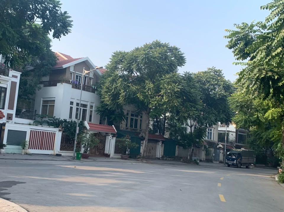 Biệt thự Văn Phú, Hà Nội - Sổ sạch, sát công viên, sẵn sàng giao dịch