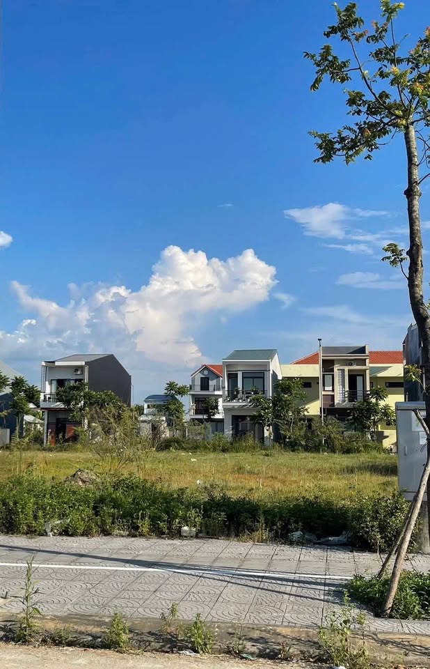 Lạc bước đến Hương Sơ, nơi có mảnh đất vàng tọa lạc trên đường Nguyễn Văn Linh