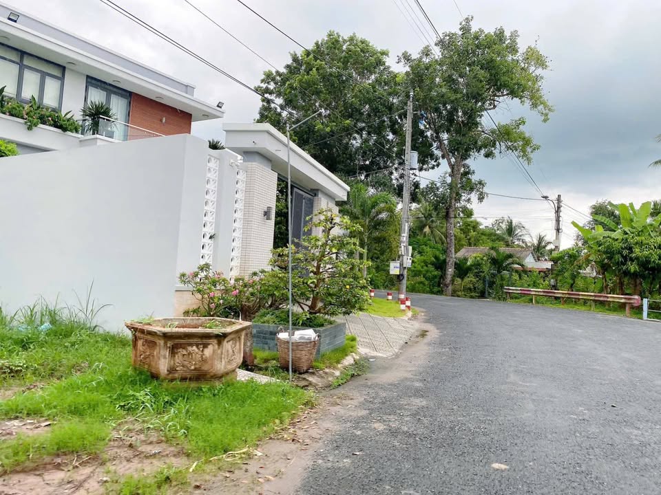 Bán nhanh 236m2 đất thổ cư, tiềm năng chia lô, giá tốt tại Mỹ Tho, Tiền Giang