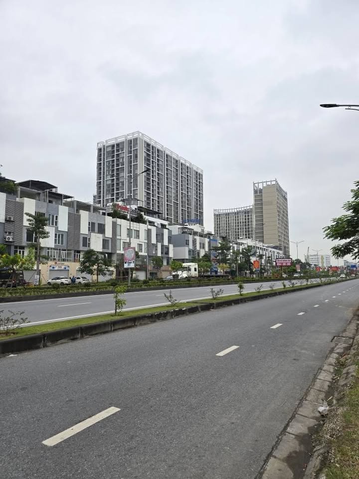 Đất vàng Bùi Viện - Mặt tiền 15m, 250m2, giá hời như đất tái định cư