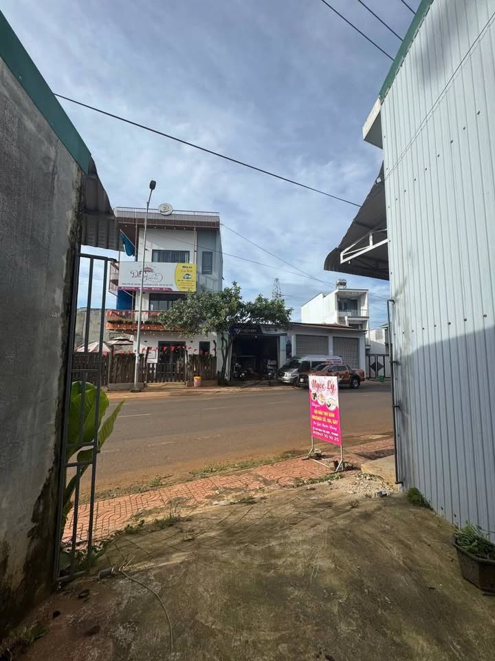 Mặt tiền đường Mai Thị Lựu, nở hậu 8m, giá 2.19 tỷ