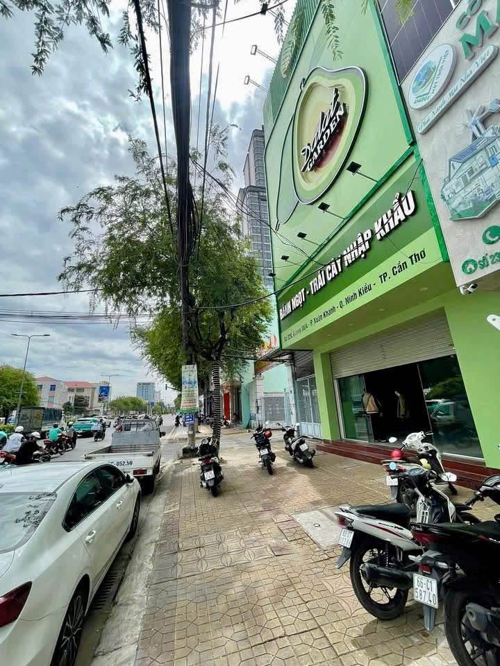 Cho thuê nhà 3 tầng mặt tiền đường 30/4, Cần Thơ - 50 triệu/tháng