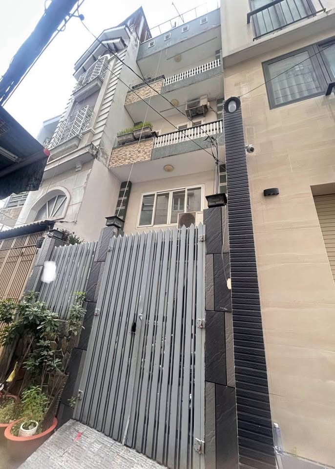 Dinh thự cổ Sài Gòn, 5 phòng ngủ, hẻm xe hơi thông thoáng