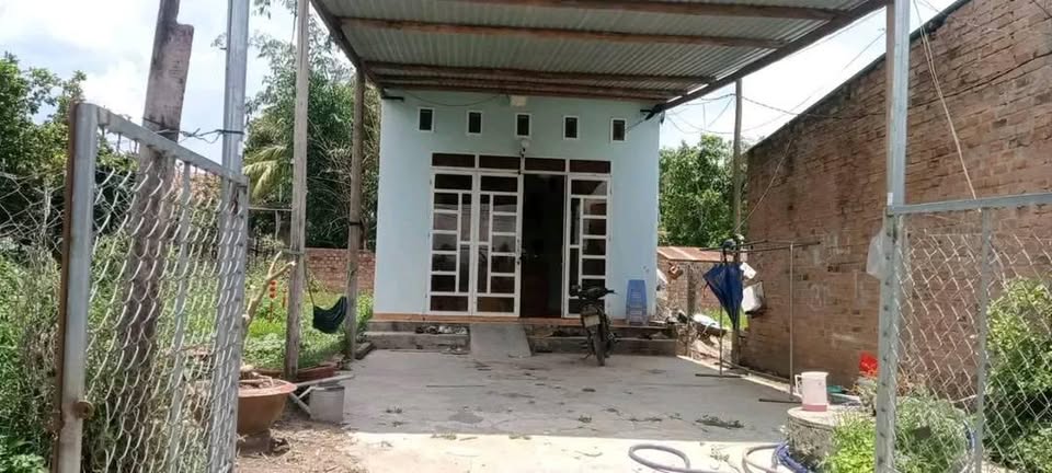 Nhà mặt tiền Hoàng Văn Thái - Kon Tum 5x32m, giá hời