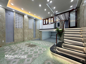 Biệt thự mặt tiền kinh doanh, giáp Nguyễn Văn Trỗi, Phú Nhuận, 72m2, 5 tầng, có hầm, thang máy