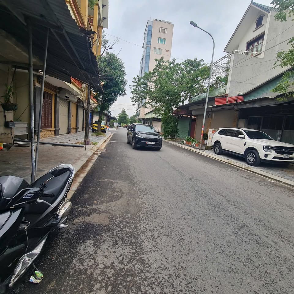 Đất vàng Phú Khê - Mặt phố kinh doanh, ô tô đỗ cửa, giá hời bất ngờ