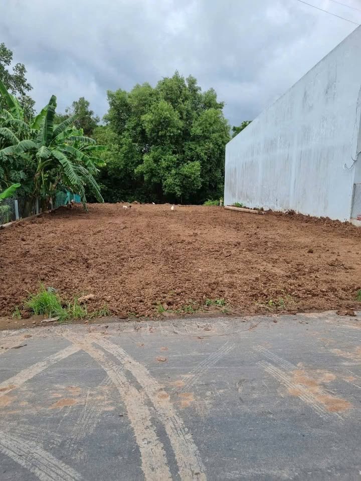 Bán nền đất mặt tiền lộ nhựa Vĩnh Trạch, Bạc Liêu