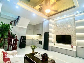 Nhà đẹp Đống Đa, 5 tầng, 50m2, full nội thất, ngõ thông, giá 8.68 tỷ