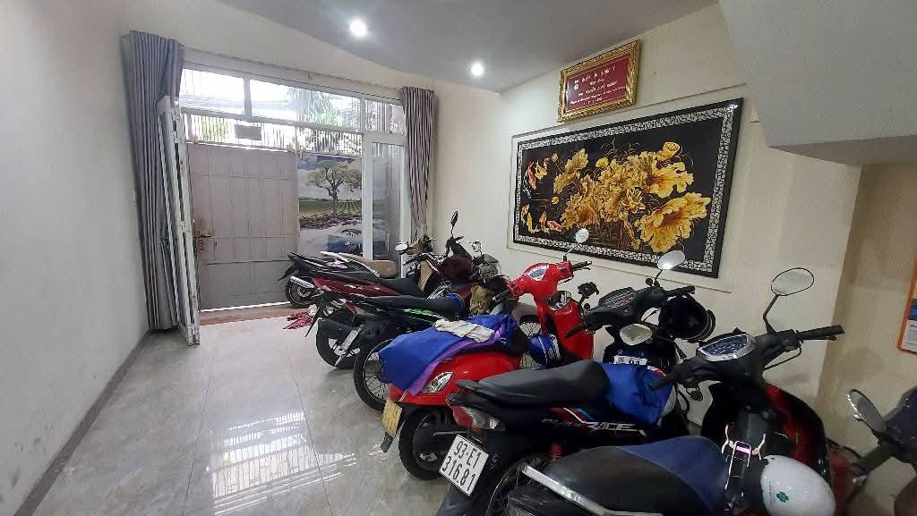 Siêu phẩm nhà 4 tầng siêu xinh tại hẻm xe hơi Điện Biên Phủ, giáp Cao Thắng, Quận 3