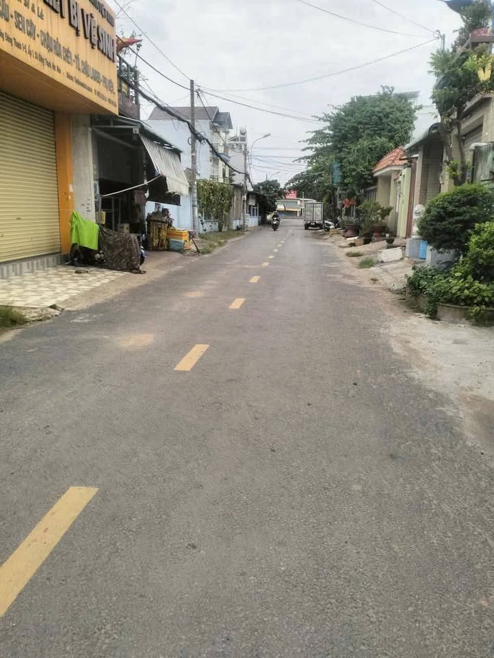 Đất Hóc Môn mặt tiền đường nhựa 10m, sổ mới tinh, giá 4.45 tỷ