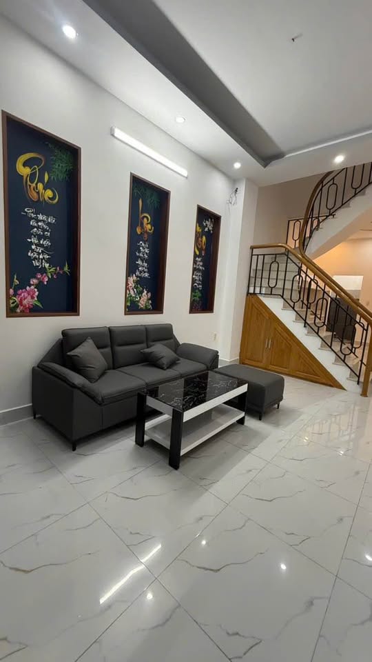 Nhà 1 trệt 1 lầu, hẻm ô tô Xô Viết Nghệ Tĩnh 4.85 tỷ, Vũng Tàu - Đón gió Tây Nam mát rượi