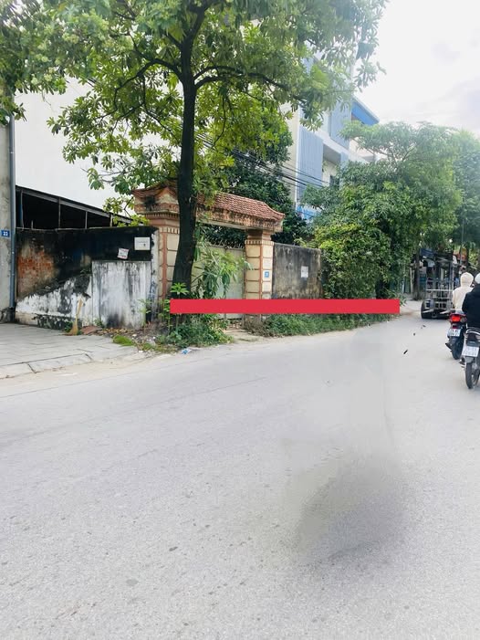 Cần bán mảnh đất diện tích 150m2, đã chia thành 2 sổ riêng, mỗi sổ diện tích 75m2