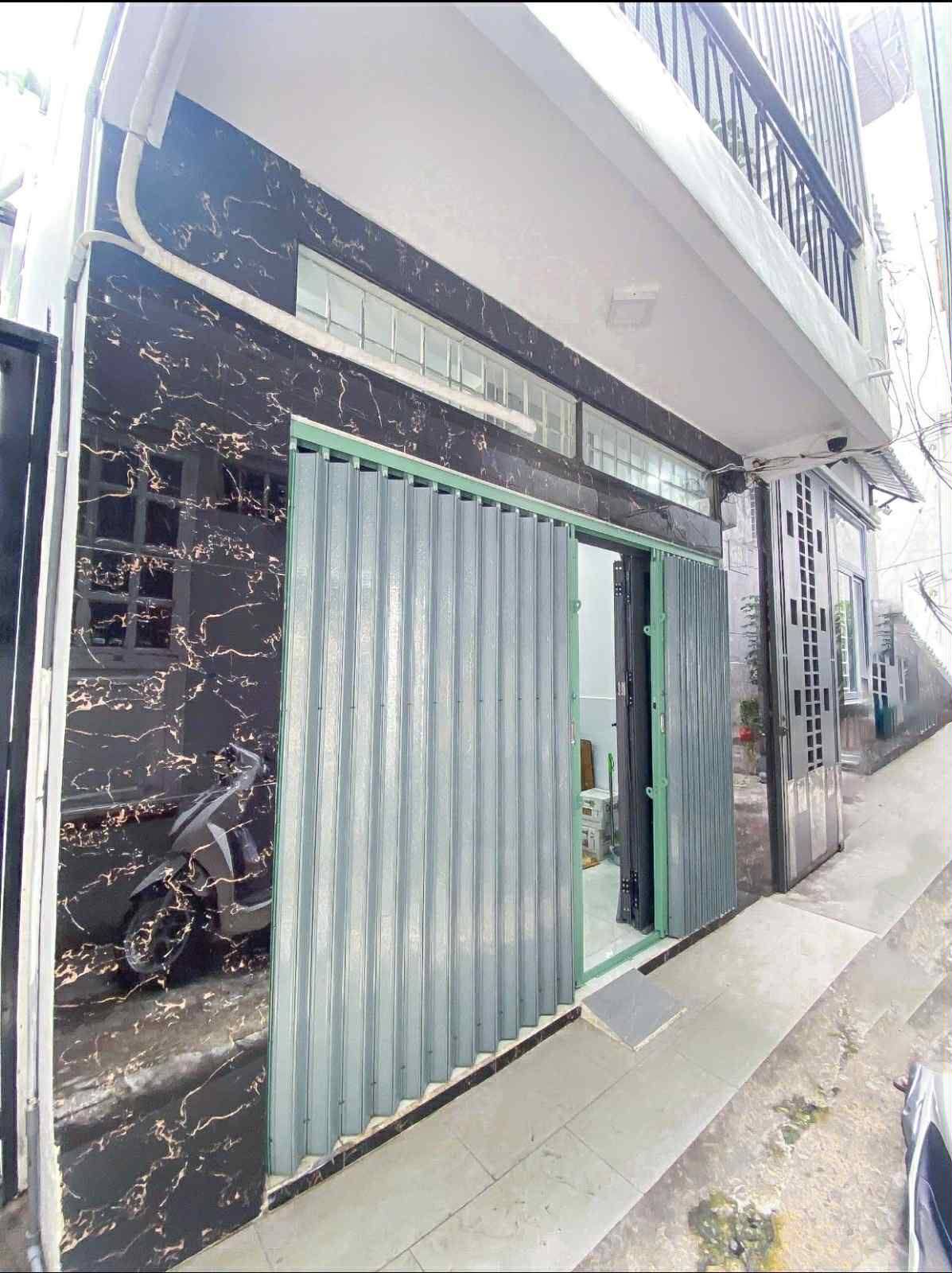 Căn nhà tọa lạc tại vị trí đắc địa trên đường Cách Mạng Tháng 8, Quận 3