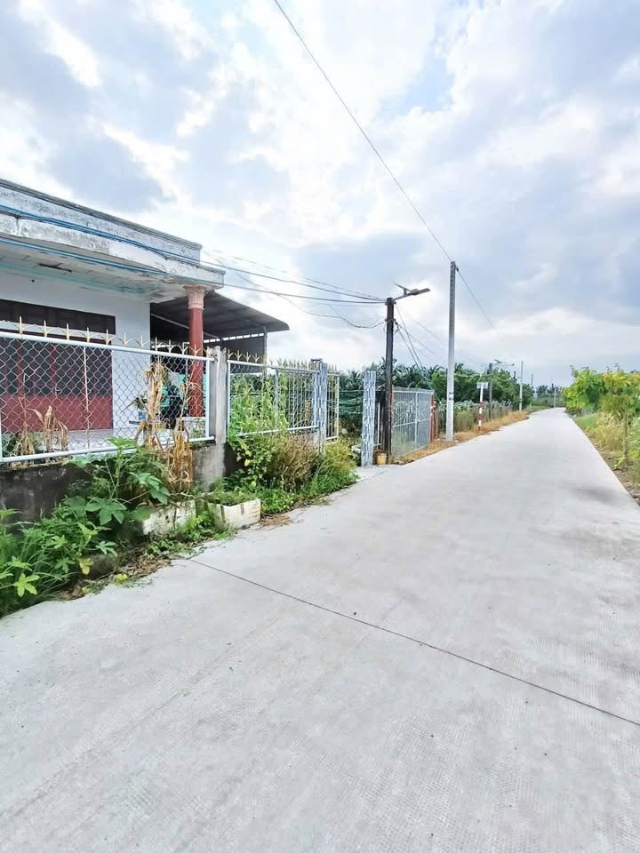 Bán nhà cấp 4, đường xe 16 chỗ, phường 7, thành phố Tân An, Long An