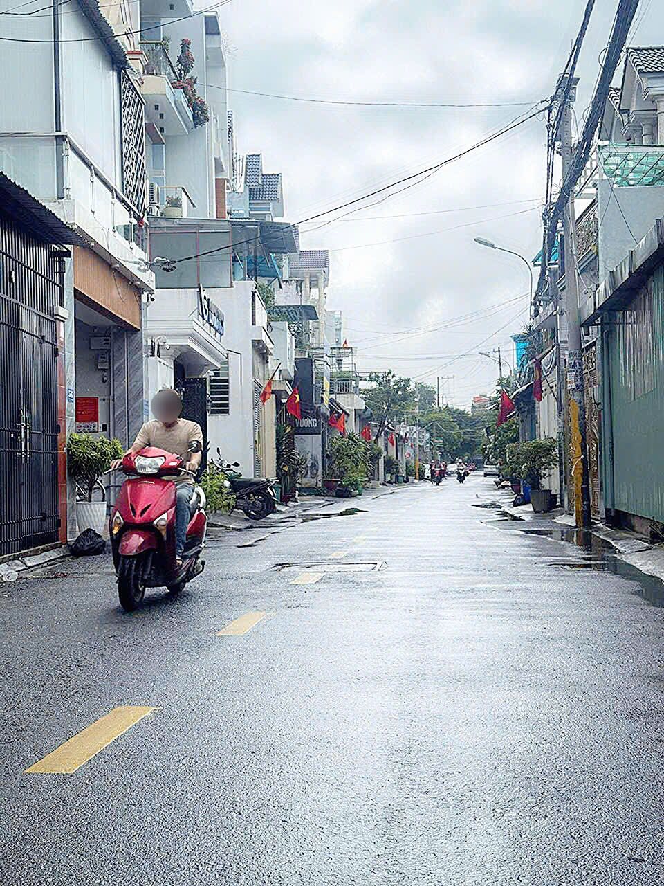 Bán nhà mặt tiền đường nhựa Tân Thới Hiệp, Quận 12, vị trí vàng