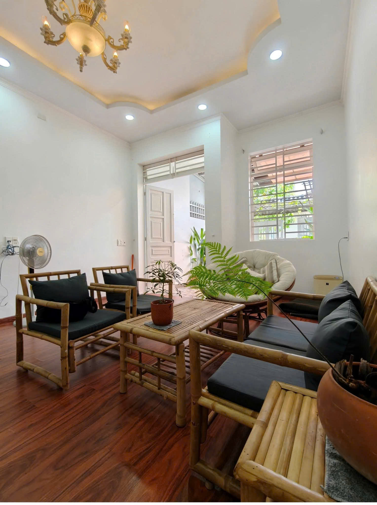 Nhà 1 trệt 1 lầu tại khu dân cư Đông Tác, vị trí đắc địa gần chợ Dĩ An