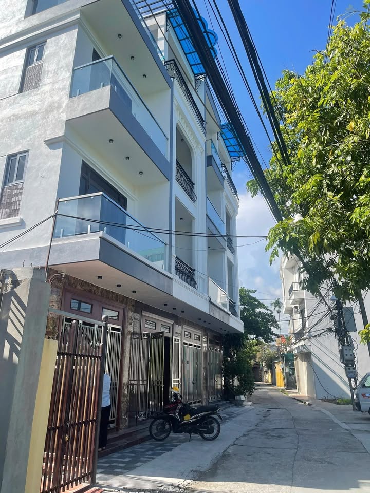 Nhà 4 tầng Phúc Khánh, iện tích 50m2, mặt tiền nở hậu, đường ô tô tránh