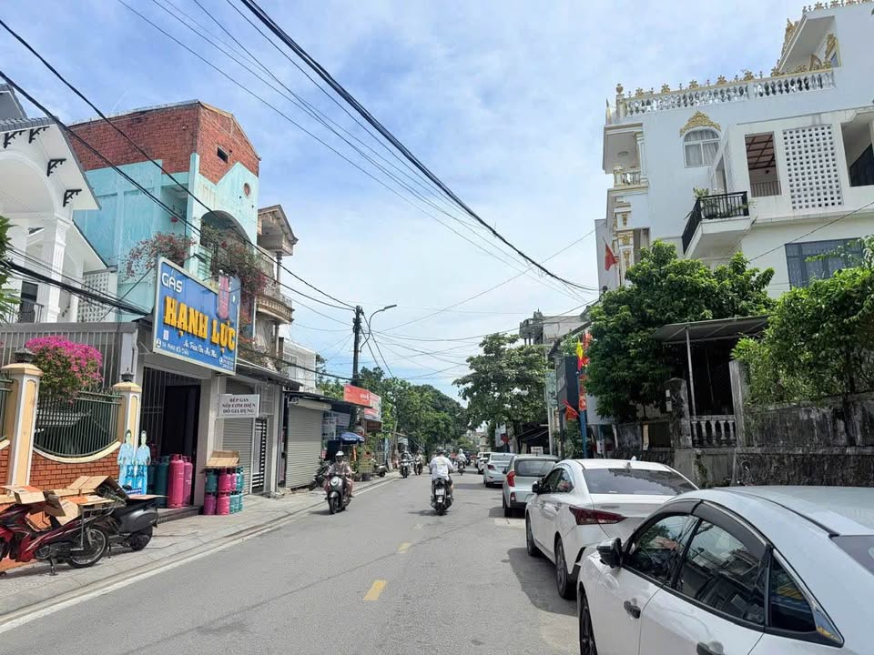 Nhà 2 mặt tiền kinh doanh trung tâm Huế, 65m2, giá 4.7 tỷ