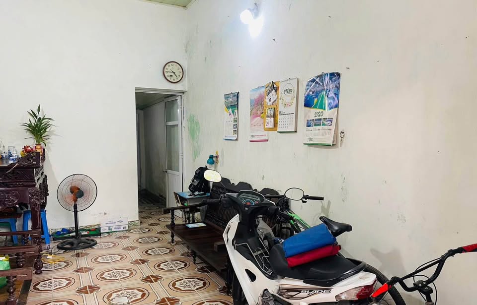 Nhà xinh cấp 4 gần chung cư Sao Vàng iá yêu thương