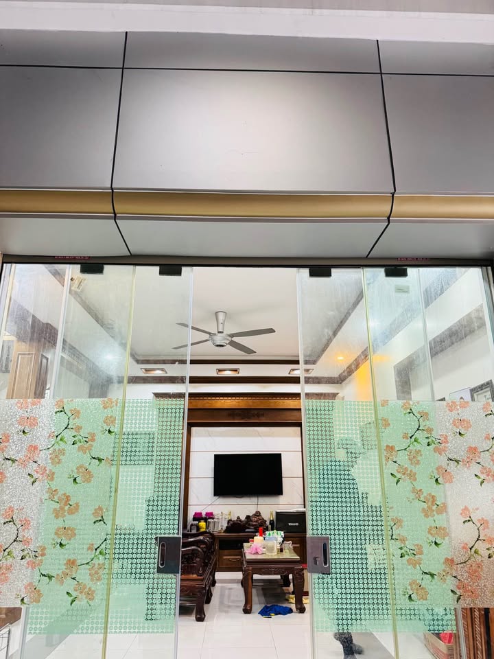 Nhà 3 tầng Chiến Thắng, Đặng Cương giảm giá sâu, full nội thất, chỉ 1,98 tỷ