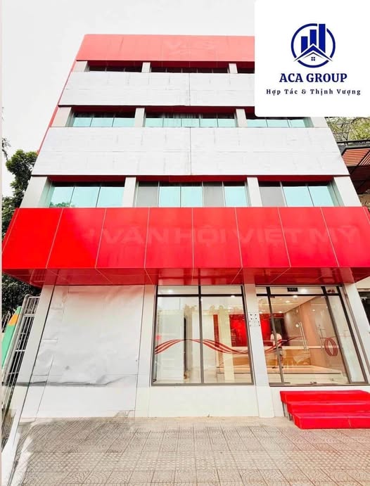 Nhà 4 tầng mặt tiền Đống Đa trung tâm thành phố, giá thuê "bí ẩn