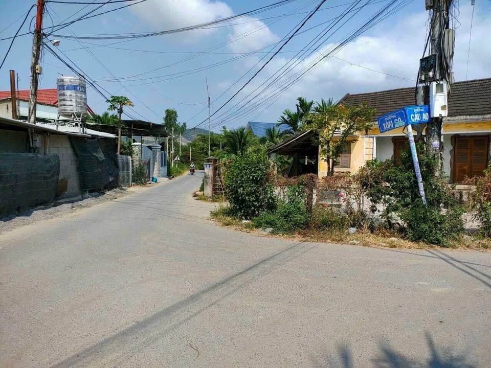 Bán đất 166m2 mặt tiền 8m nở hậu, gần chợ, sổ đỏ bao sang tên