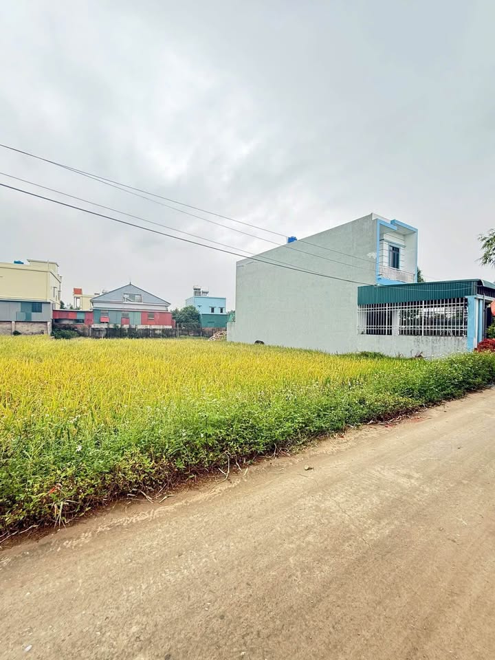 Tọa lạc ngay cạnh chợ Nam Thanh sầm uất, mảnh đất vàng rộng 110m2 đang chờ chủ nhân mới