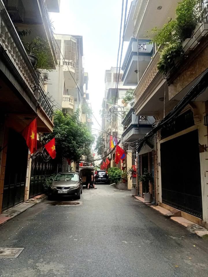 Nhà phân lô vip Lê Trọng Tấn - Ô tô tránh, an ninh tuyệt đối