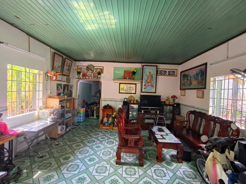 Nhà Định Hoà, đường ô tô thông, giá tốt