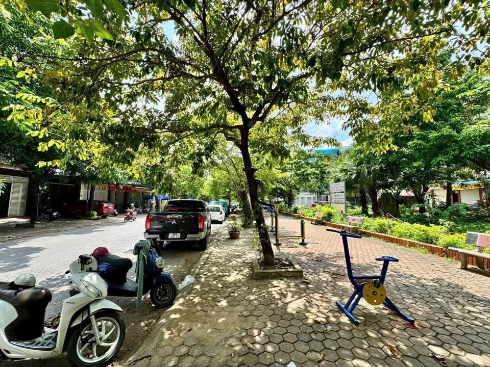 Lô đất vàng kinh doanh đỉnh, view công viên đường Phạm Vấn - Giá yêu thương!