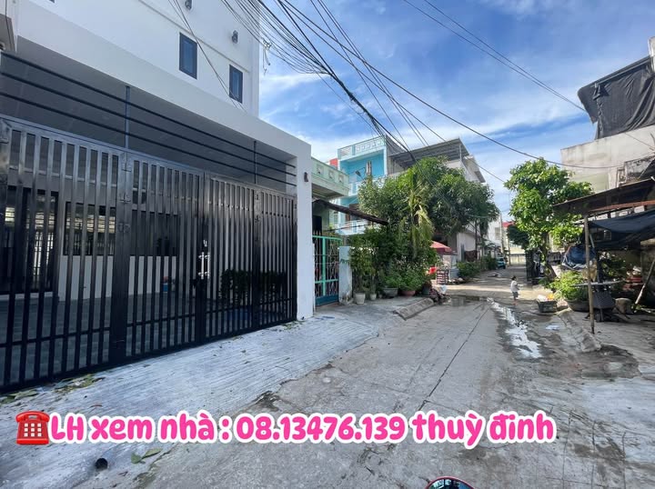 Nhà 3,7 tỷ, trung tâm Tuy Hòa, tặng nội thất, sân đậu ô tô