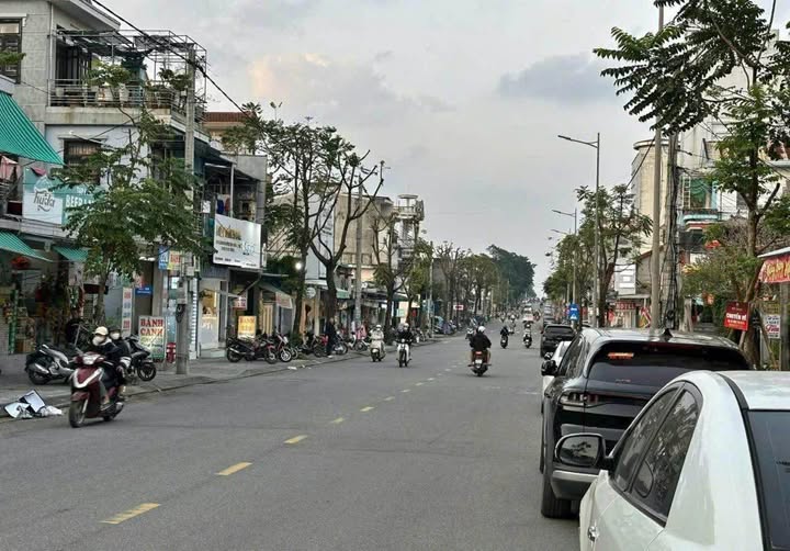 Nhà 2 tầng kinh doanh, 6 phòng trọ mặt tiền Điện Biên Phủ, thành phố Huế, giá 7 tỷ