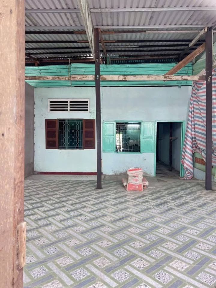 Chào mừng quý vị đến với cơ hội vàng sở hữu căn nhà cấp 4 ấm cúng tại hẻm 2640 Huỳnh Tấn Phát