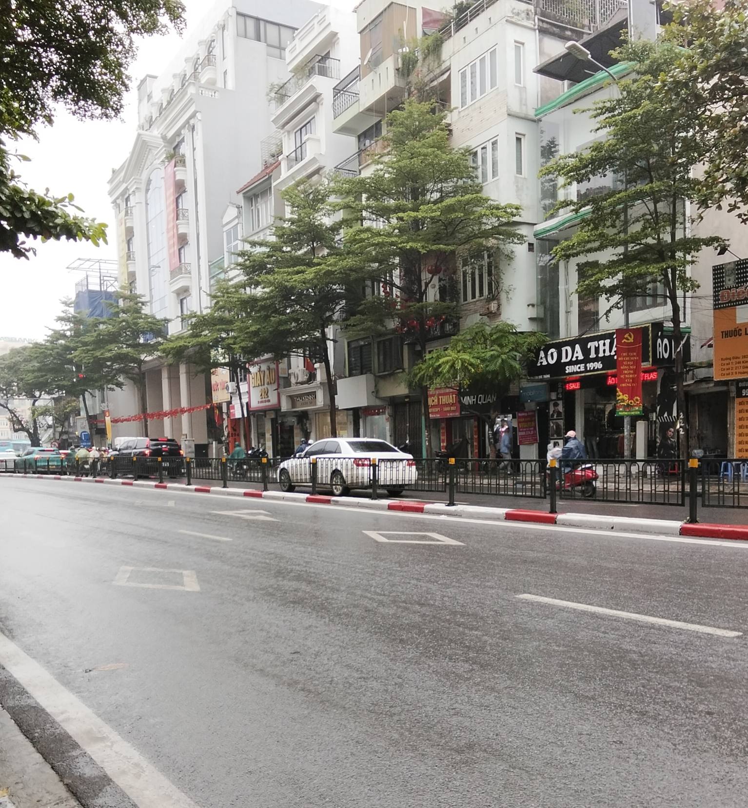 Nhà Tôn Đức Thắng lô góc kinh doanh, sổ đỏ chính chủ, giá chỉ 6.5 tỷ