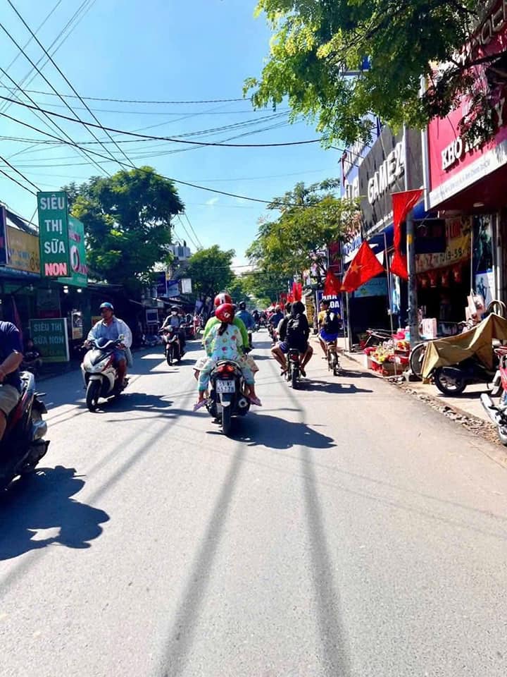 Nhà mặt tiền kinh doanh, đường Quách Điêu, Vĩnh Lộc A, 4m x 25m, giá 4,5 tỷ