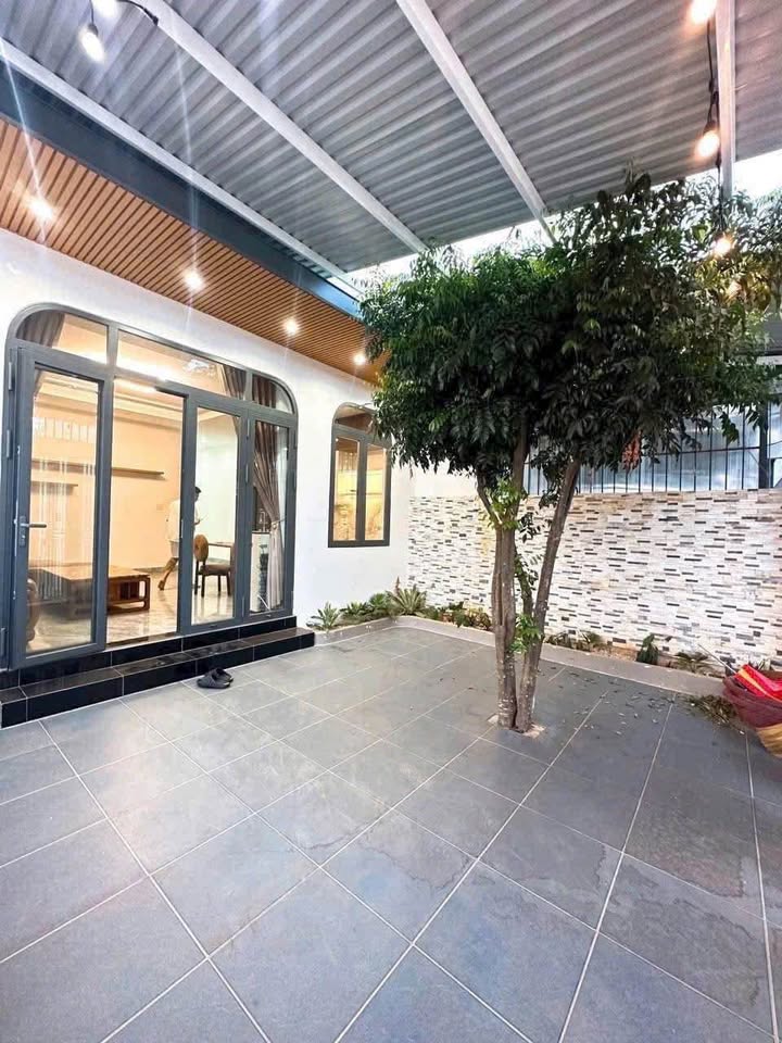 Nhà mới hiện đại, nở hậu đón tài lộc tại khu Thành Đồng