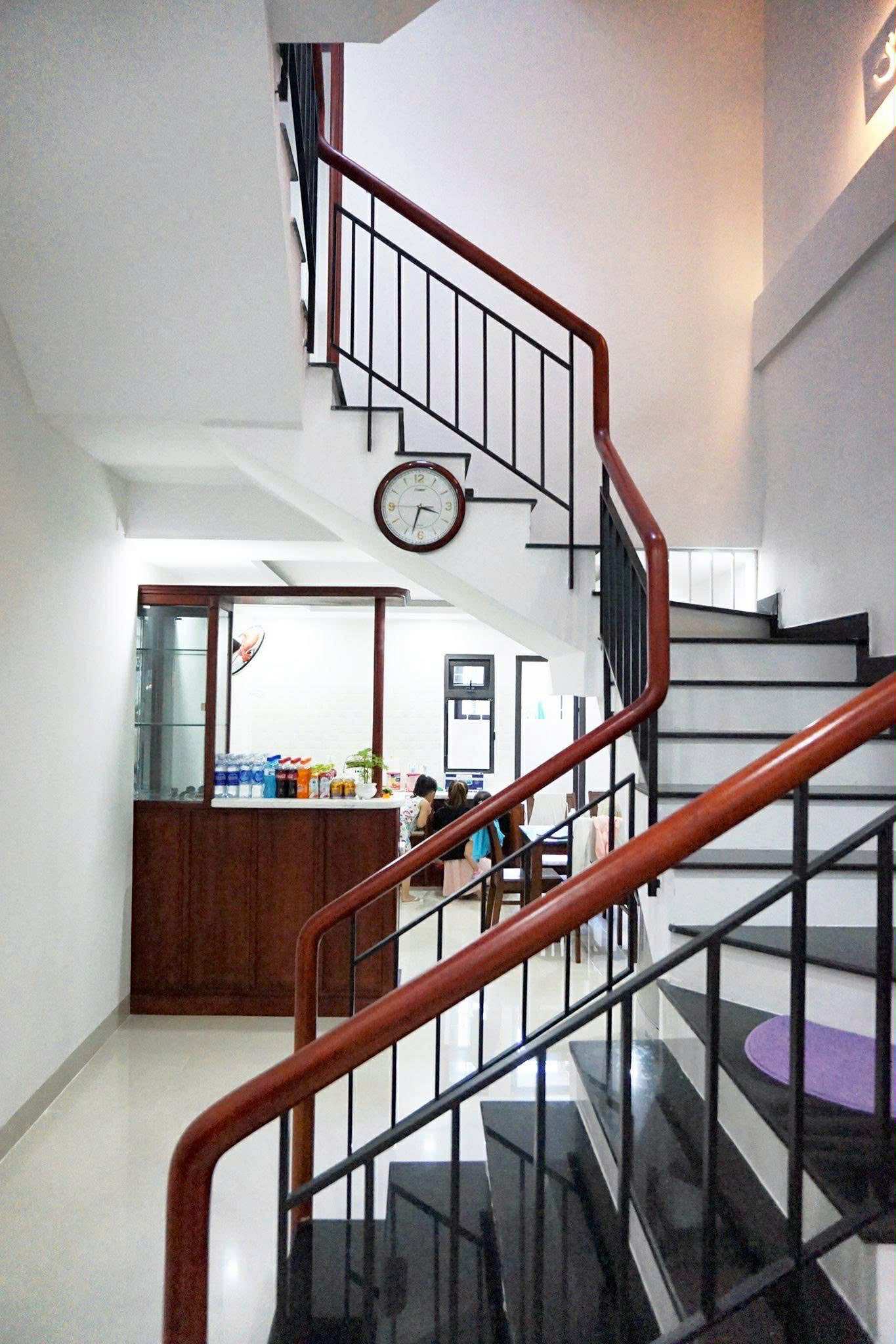 Bán gấp nhà 3 tầng mặt tiền Hải Hồ, hướng Đông Nam, nội thất đầy đủ, giá chỉ 7.xx tỷ