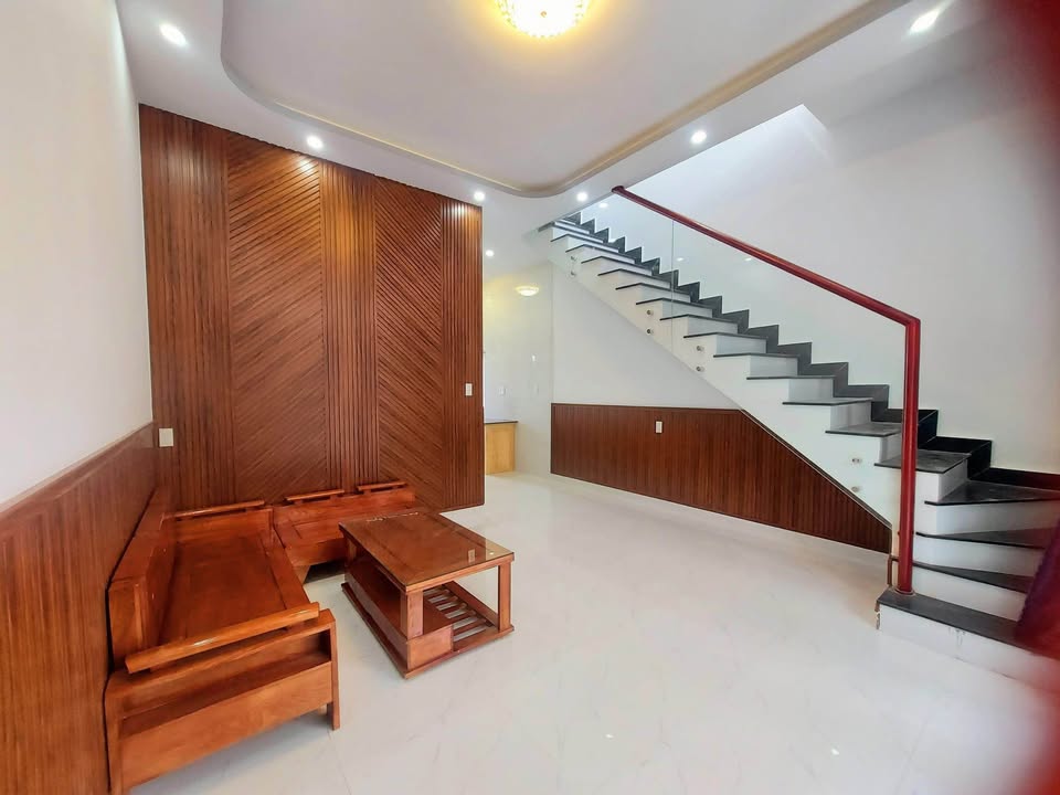 Đà Lạt - Nhà 3 ngủ 55m² 2,3 tỷ, khu dân cư sầm uất, gần chợ