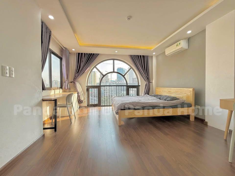 Cho thuê căn hộ 2 phòng ngủ, 90m2, view hồ Ngọc Khánh, Ba Đình, giá 17,5 triệu/tháng