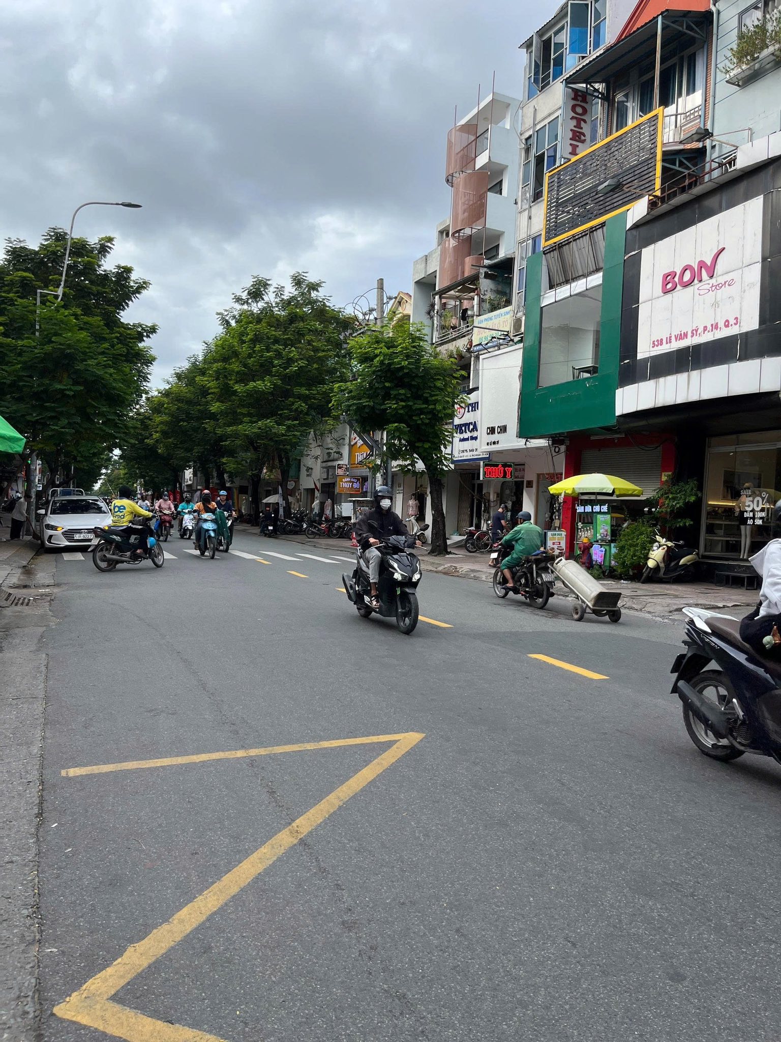 Nhà hẻm xe tải Lê Văn Sỹ, 4x13m, khu dân trí cao, gần mặt tiền