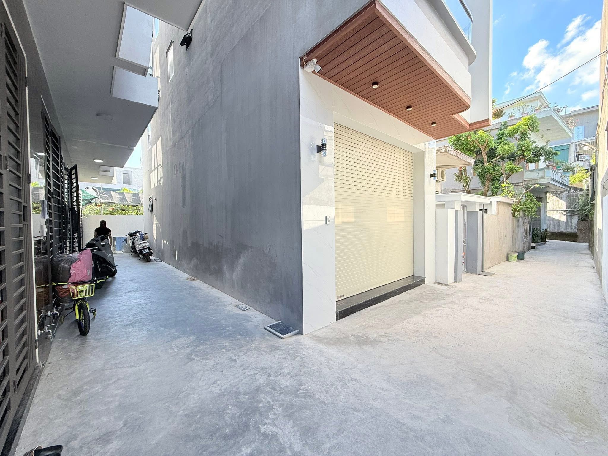 Nhà 4 tầng đẹp, 3 ngủ, ngõ rộng, giá tốt tại TP. Thái Bình