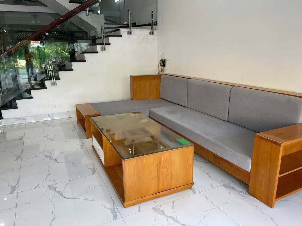 Bán nhà 5 tầng mặt đường Hùng Thắng, Bãi Cháy, Hạ Long