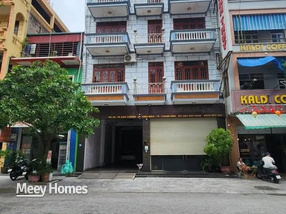 Cho thuê nhà 6 tầng mặt phố Cao Thắng, 300m², kinh doanh sầm uất