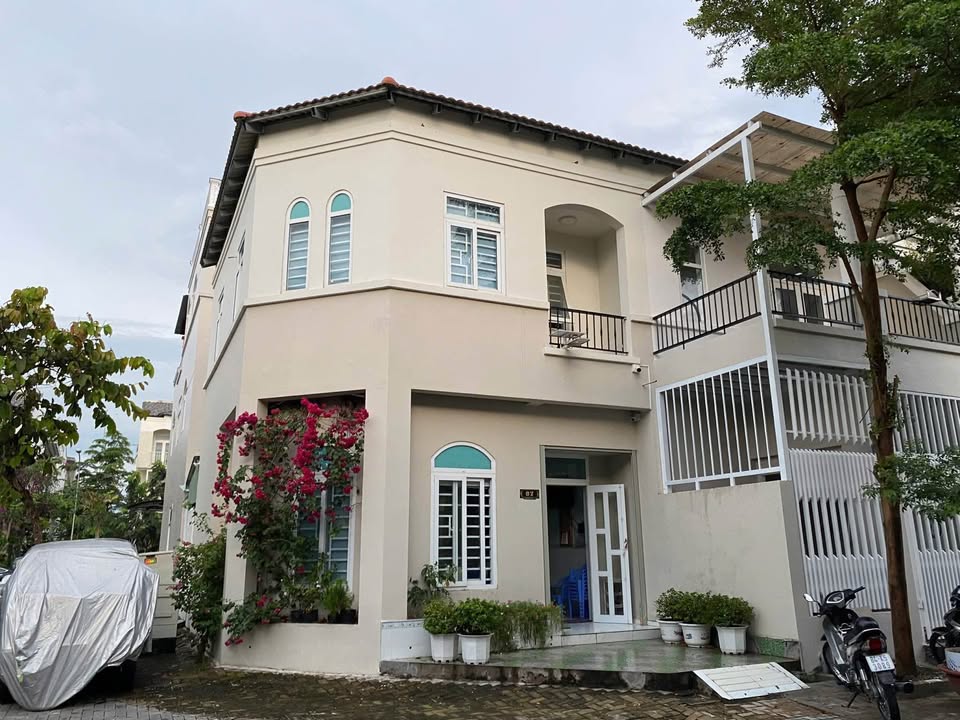 Nhà góc 2 mặt tiền, đối diện công viên - An Giang giá 3 tỷ, đón gió trong lành