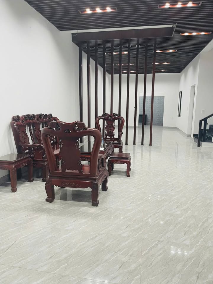 Nhà 2 tầng Gò Móc, 200m2, mặt tiền 8m, ô tô tránh, hơn 6 tỷ