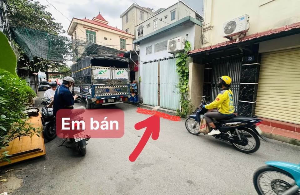 Bước chân vào thế giới tiện nghi và đẳng cấp với căn nhà tọa lạc tại vị trí đắc địa Hồ Phú Diễn