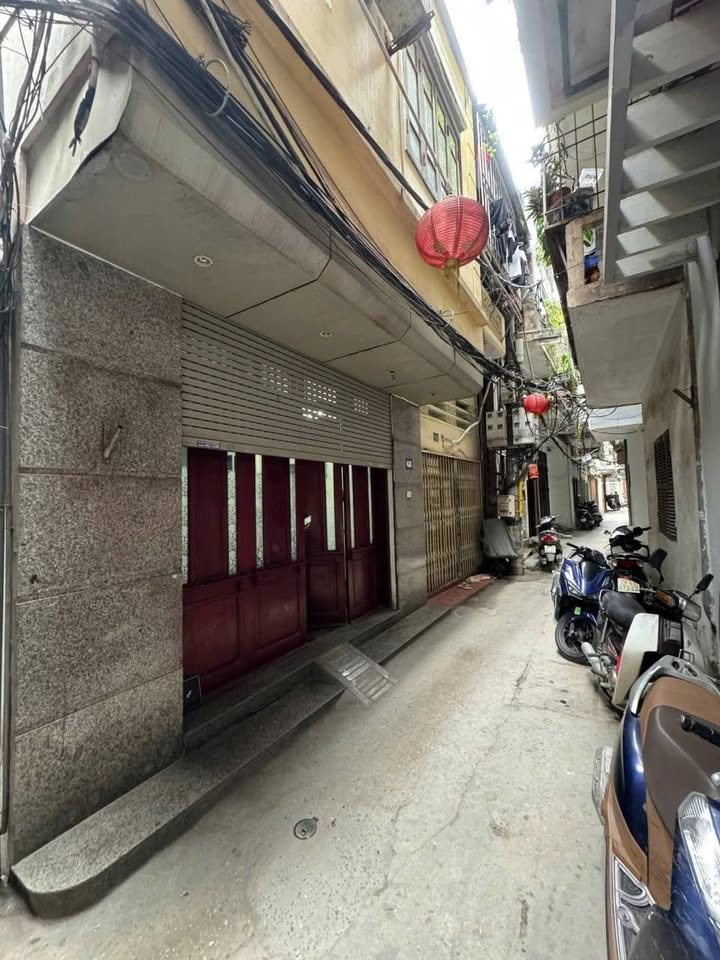 Nhà lô góc Trung Phụng - Đống Đa 30m2, 5 tầng, mặt tiền 4.6m, giá 9.9 tỷ